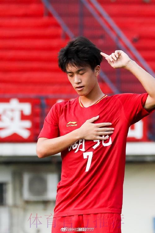 黄开俊:足球少年的迷茫与坚持 黄开俊:足球少年的迷茫与坚持